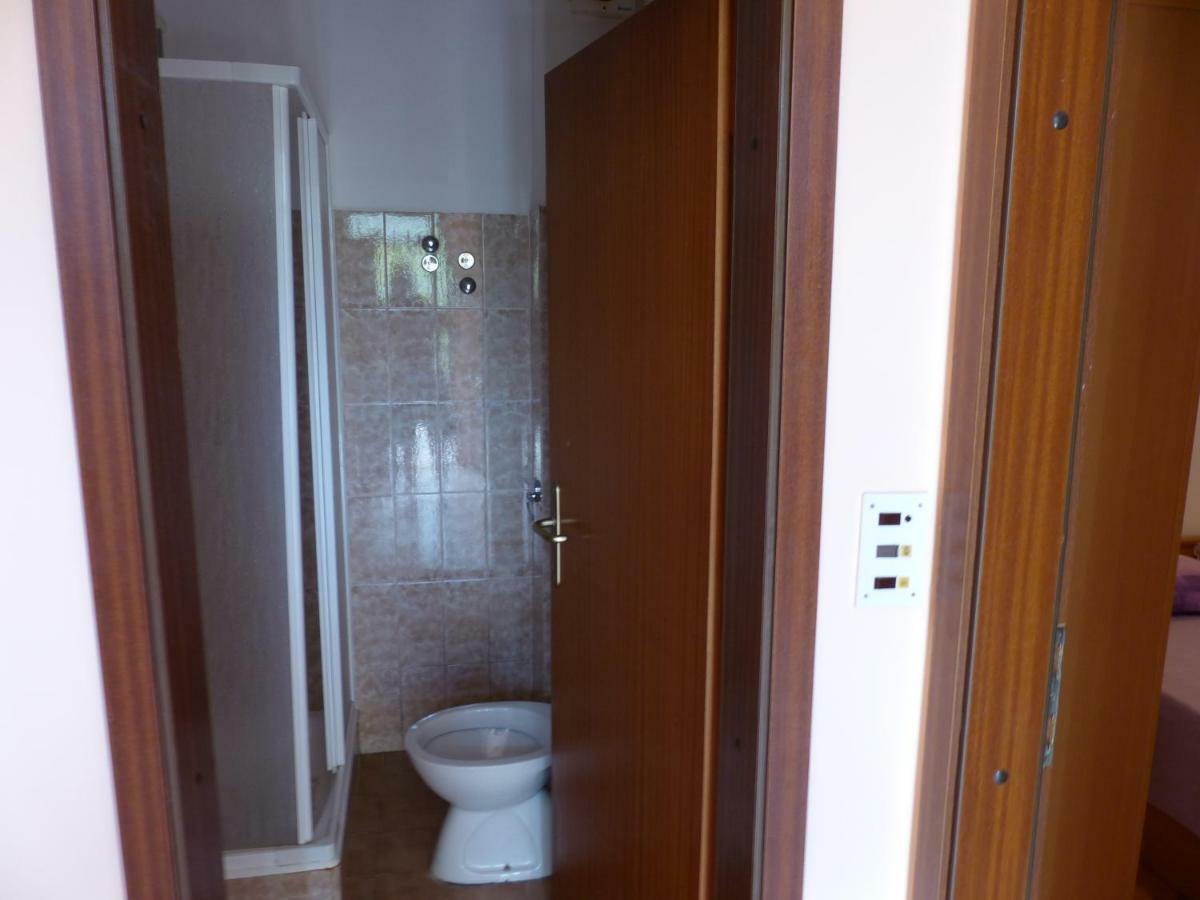 Apartment Ana Krnica Exteriör bild